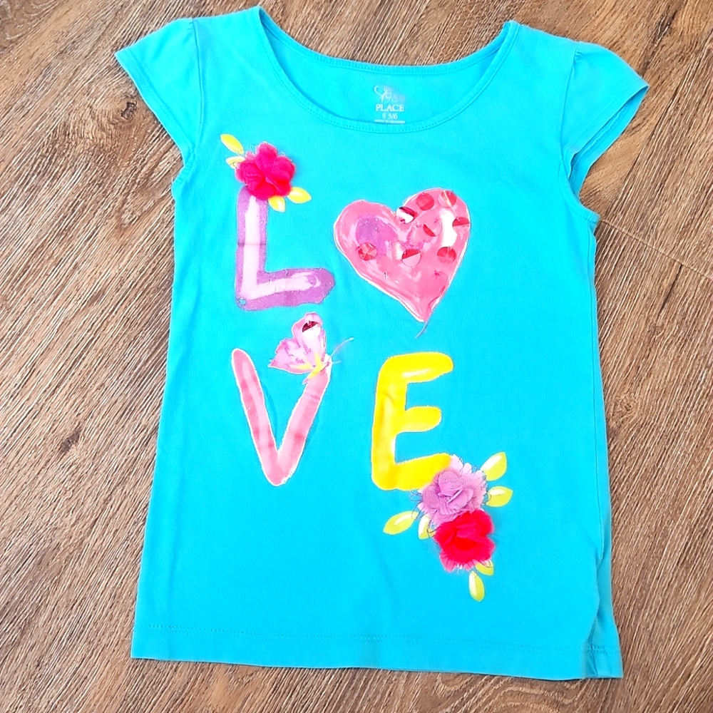 Children's Place Graphic LOVE Tshirt Girl Size 5/6